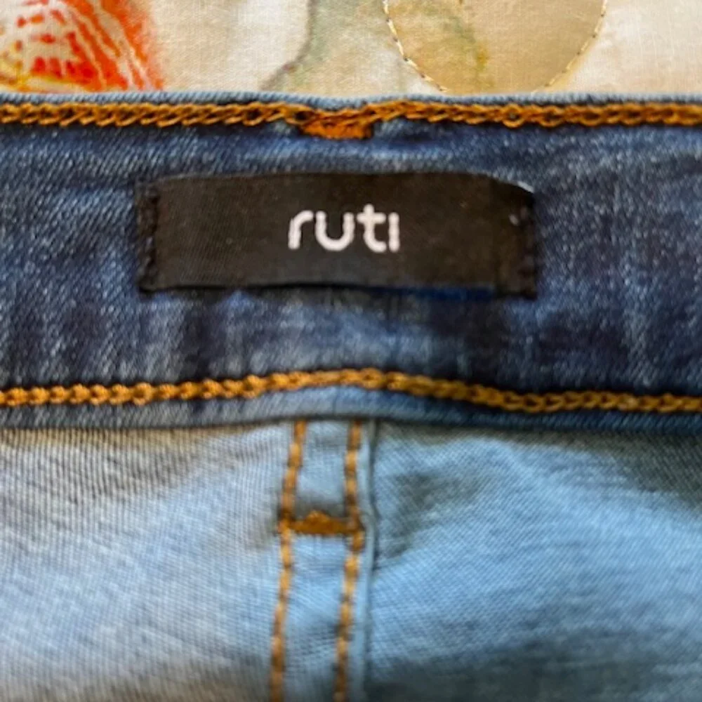 Ruti Barrel Jeans - Picture 5 of 8